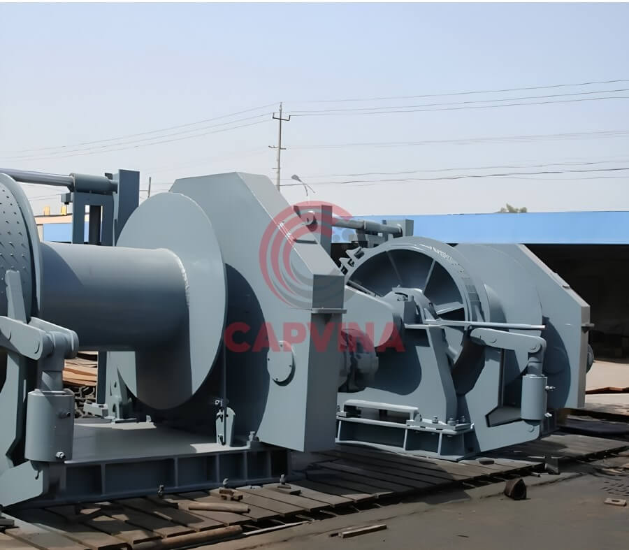 tời neo thủy lực trục ngang
