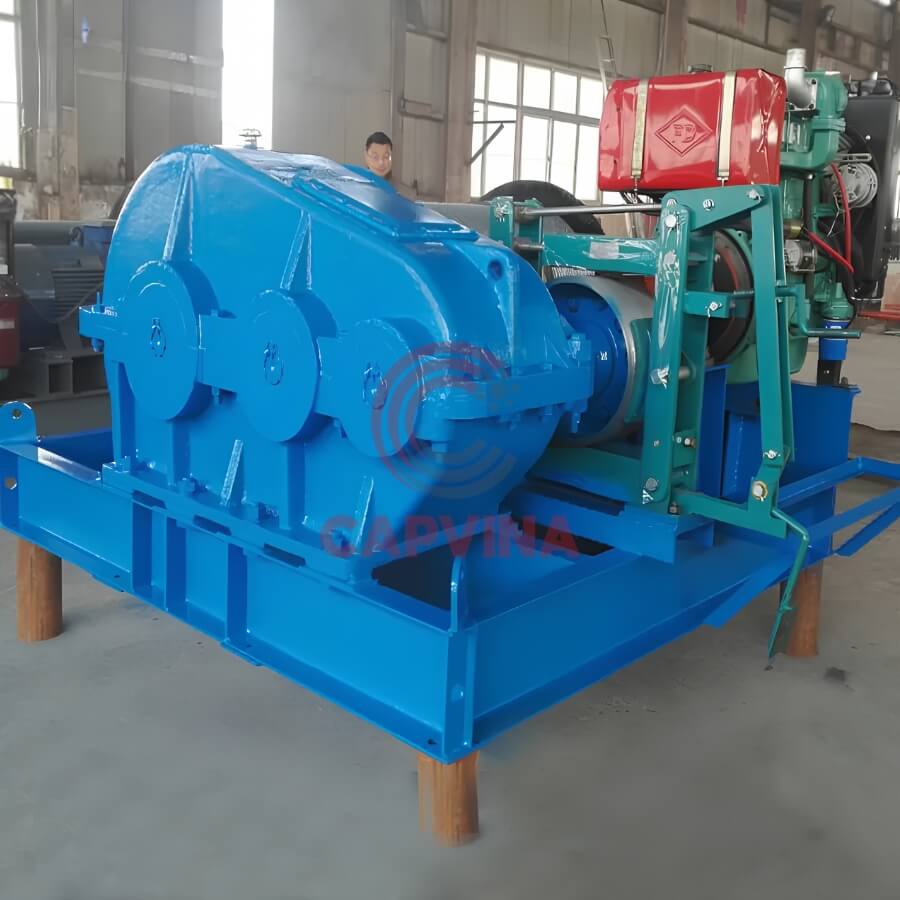 tời neo máy nổ