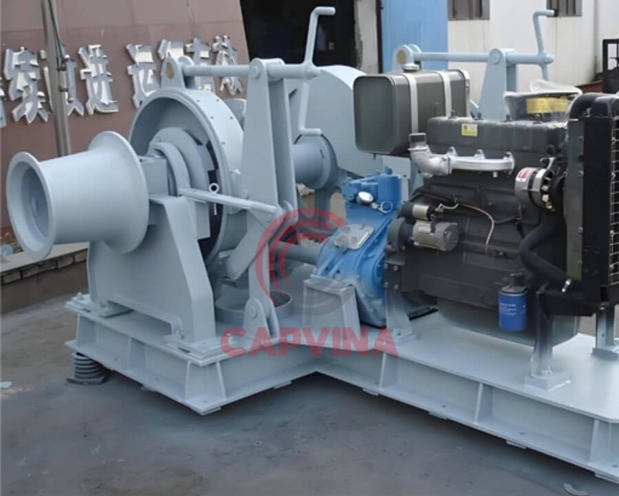 tời neo máy nổ