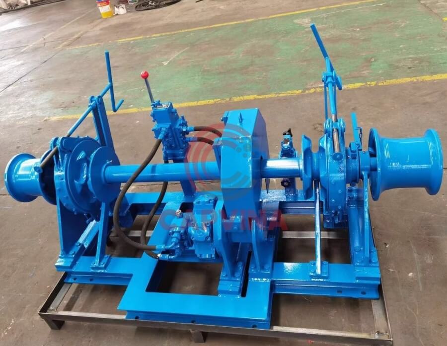 tời neo thủy lực trục ngang