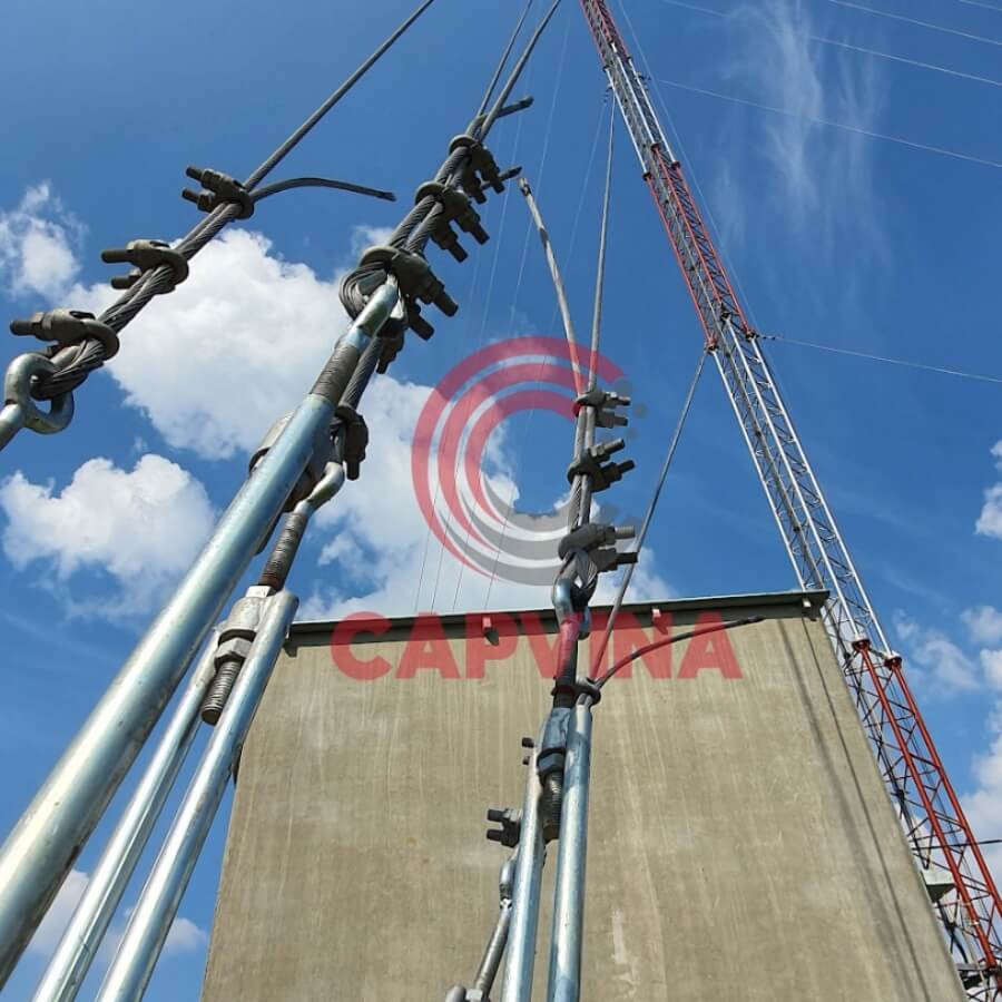 cáp neo trụ điện